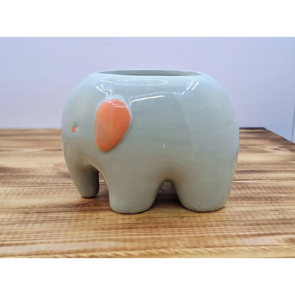 The Unbranded Brand ceramic elephant